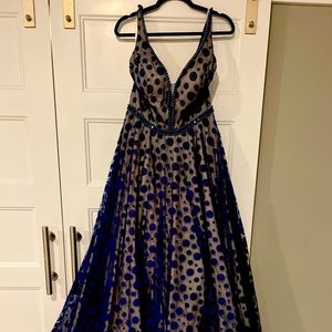 Colors Ballgown. Size 16